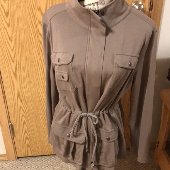 Tommy Bahama military style - Picture 4 of 7